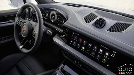 L'intérieur du Porsche Cayenne Turbo E-Hybrid 2024